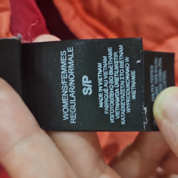 The North Face Pink Puffer Jacket Size S - Picture 9 of 11